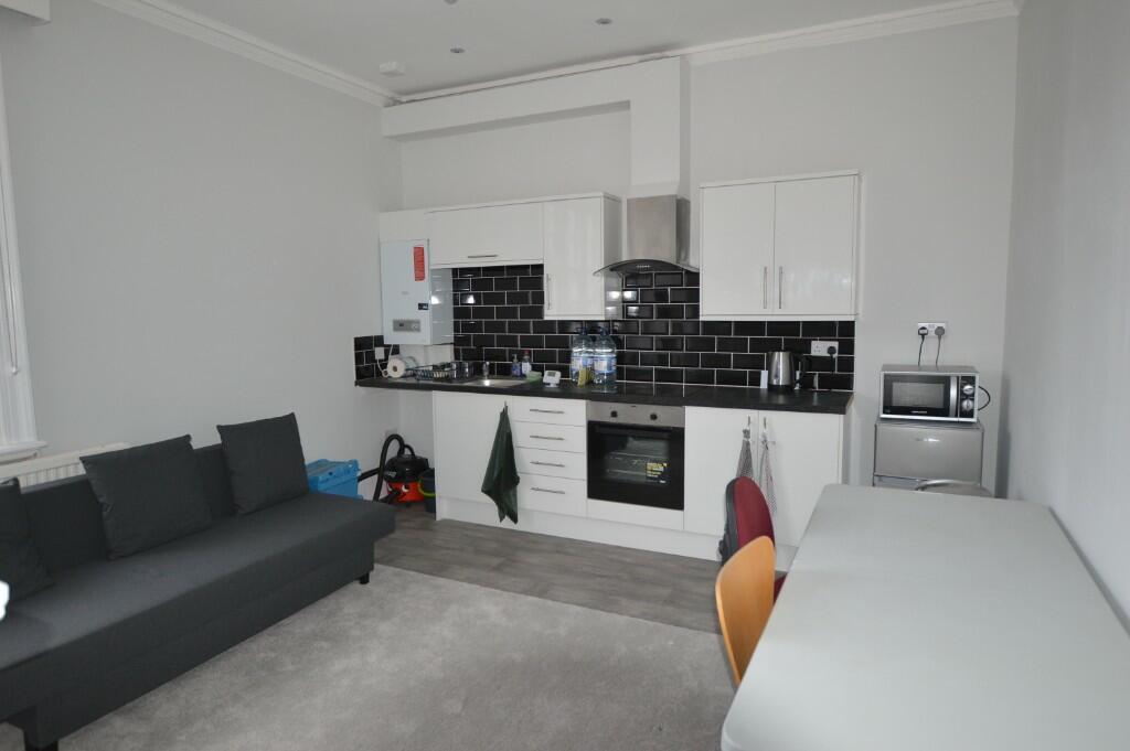 Living room/kitchen