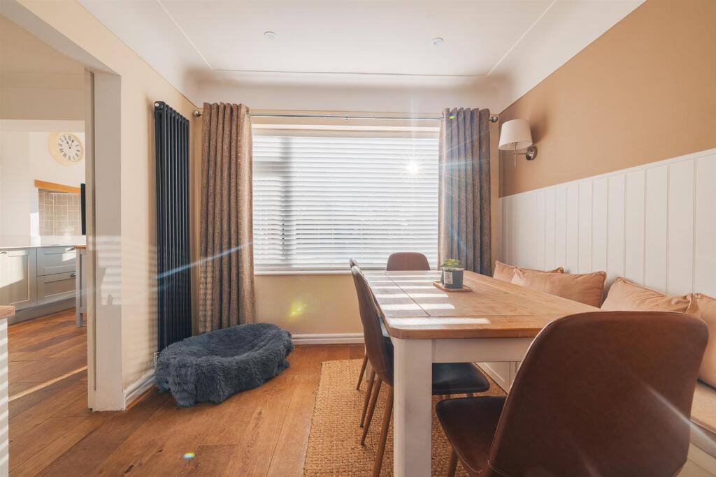 Greenfields Close, Little Neston