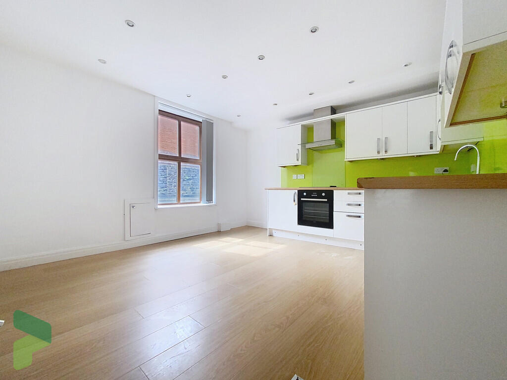 Fully Fitted Dini...