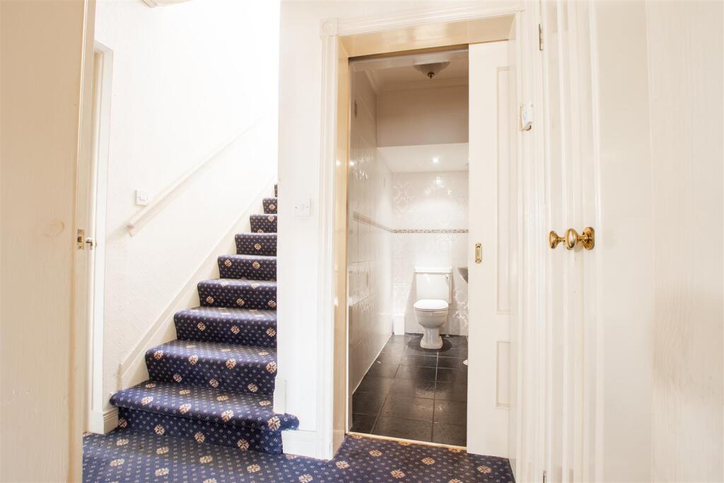hallway.jpg