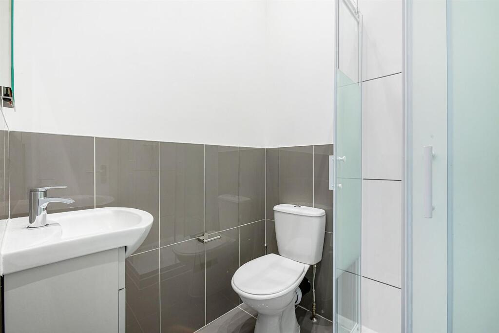 thumbnail_2B Beaconsfield 1.jpg