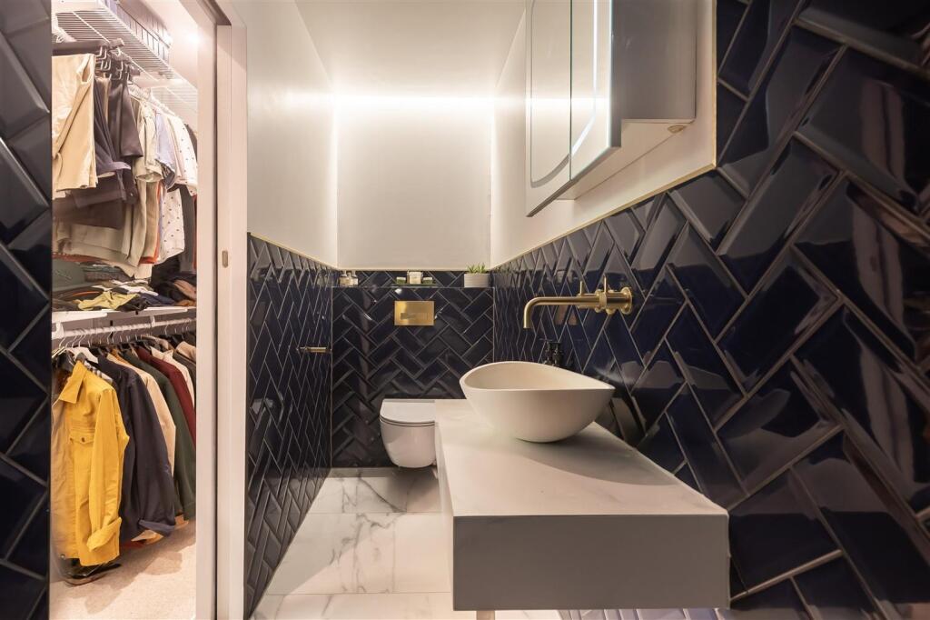 17 Woodland Way (40).jpg