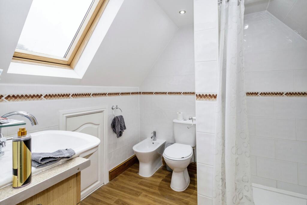 Top Floor Bathroom 6