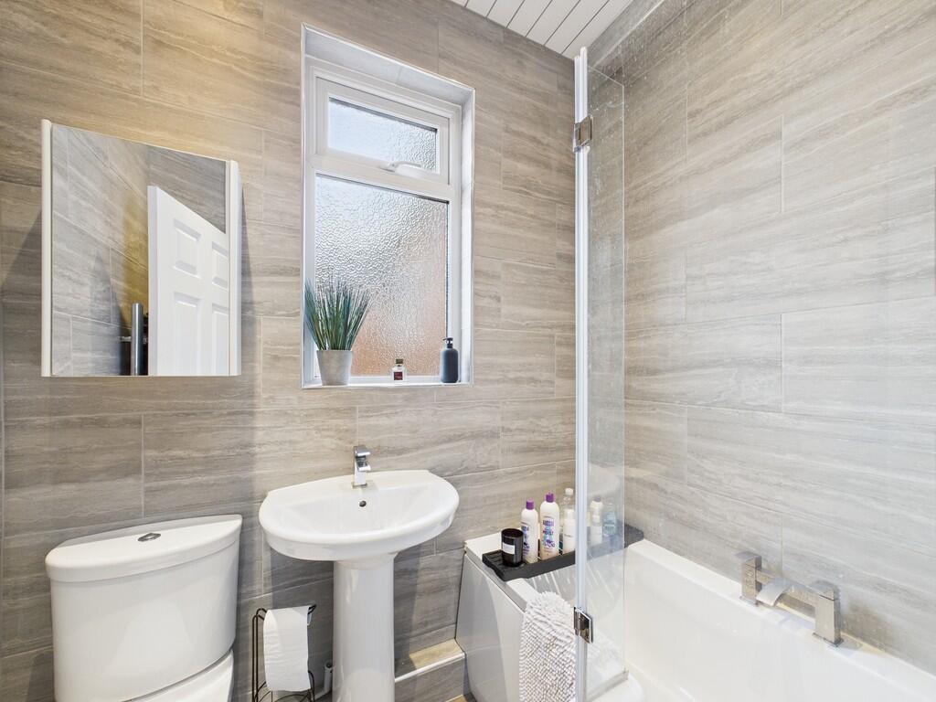 CAM01835G0-PR0185...