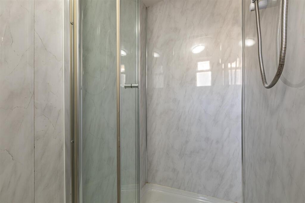 8_2 Teviot Crescent Hawick 18.JPG