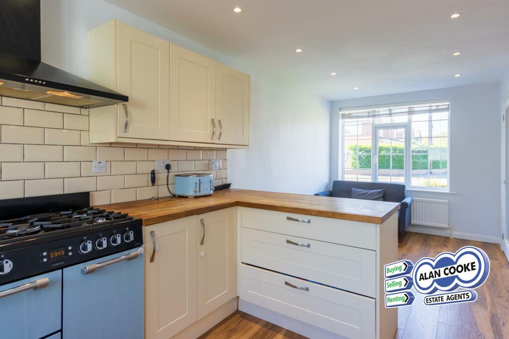 OPEN PLAN DINING KITCHEN