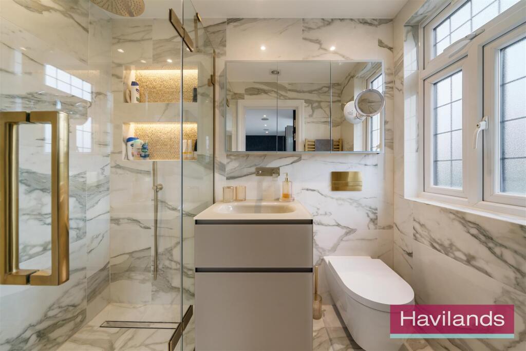 Broadfields Avenue-4.jpg