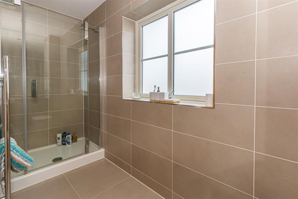 34 Buckingham Road (27).jpg