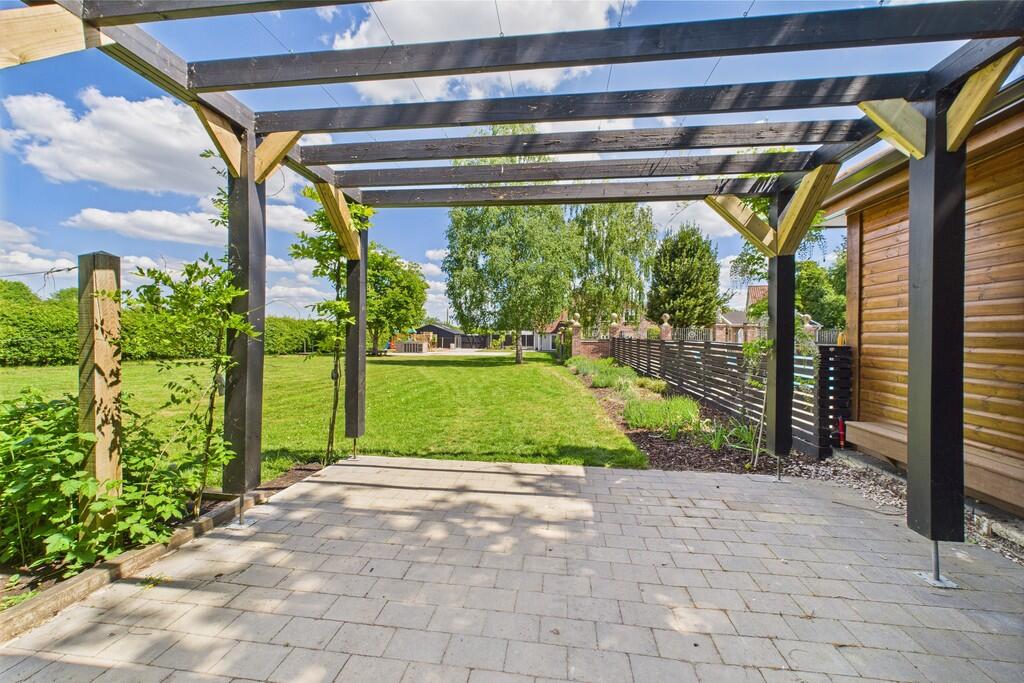 CAM01689G0-PR0470...