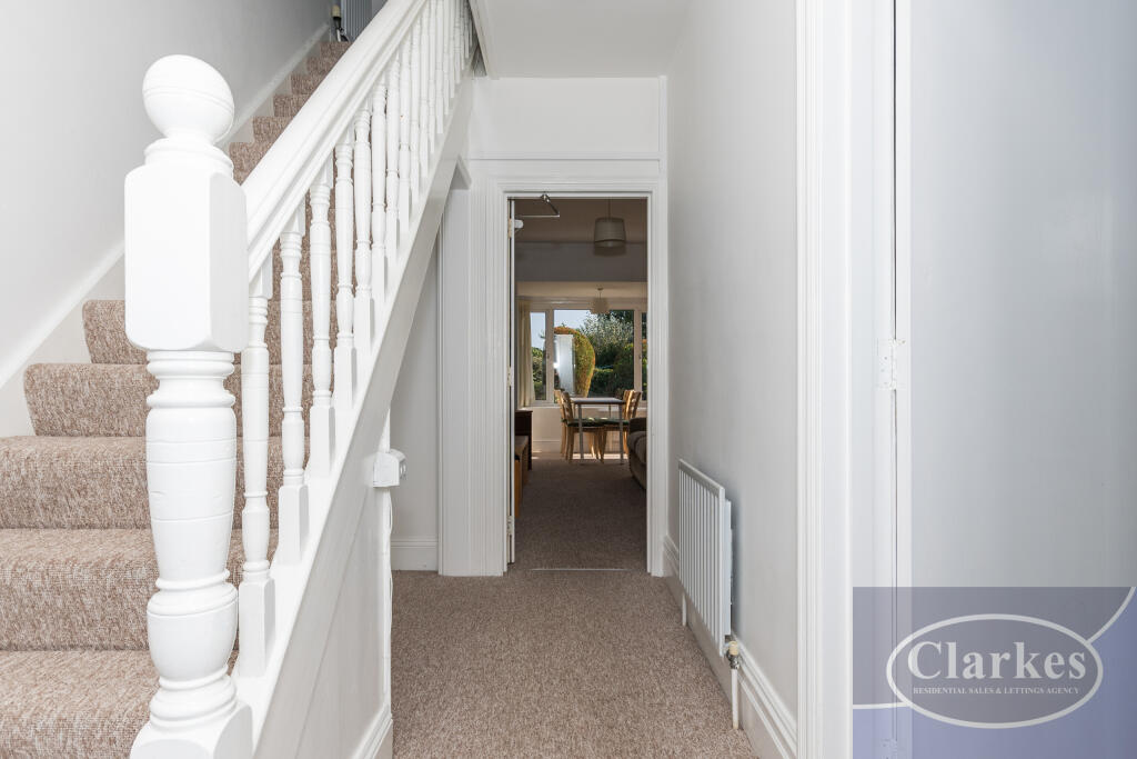 FC057_94 PINE RD_023