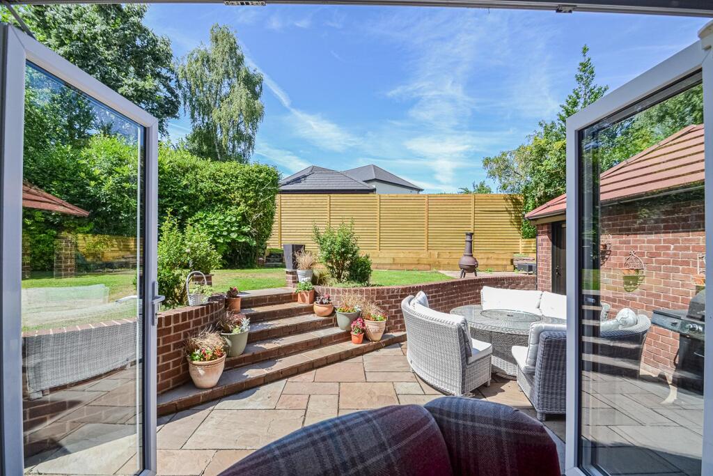 Patio Garden &amp; Lawn