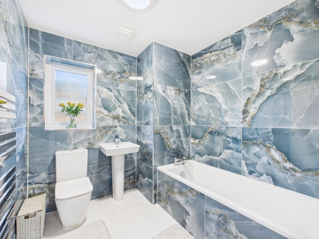 CAM05526G0-PR0066...