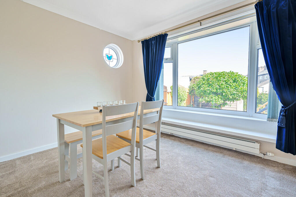 Living / Dining R...