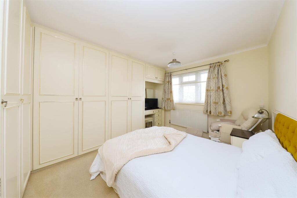 43 Stowe Crescent (12) copy.jpg