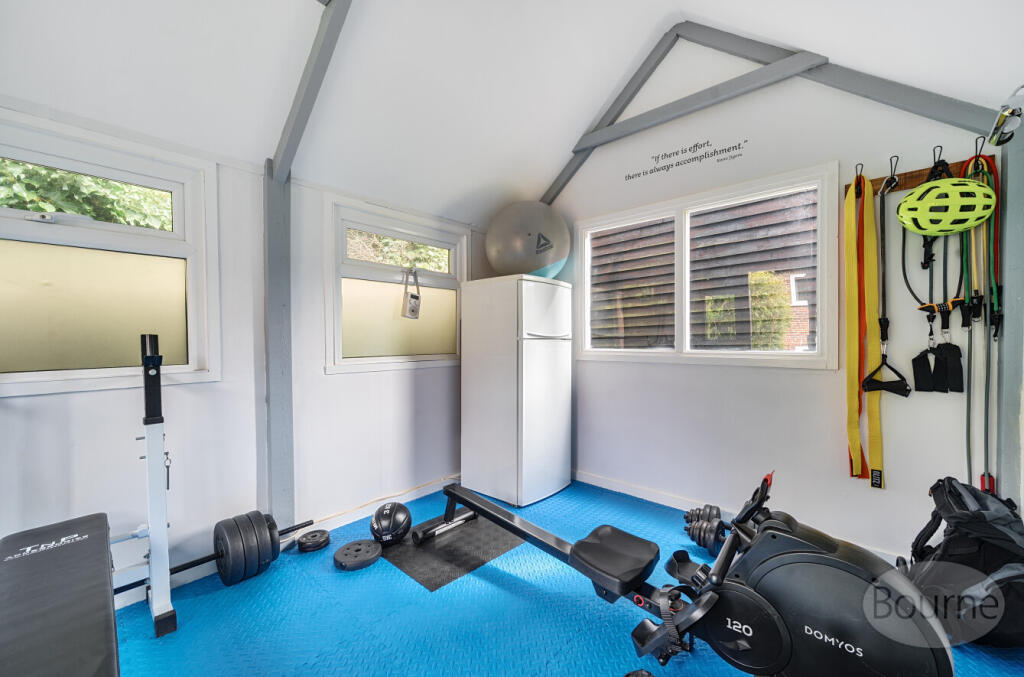 f7b4b25d-6043-4d9...