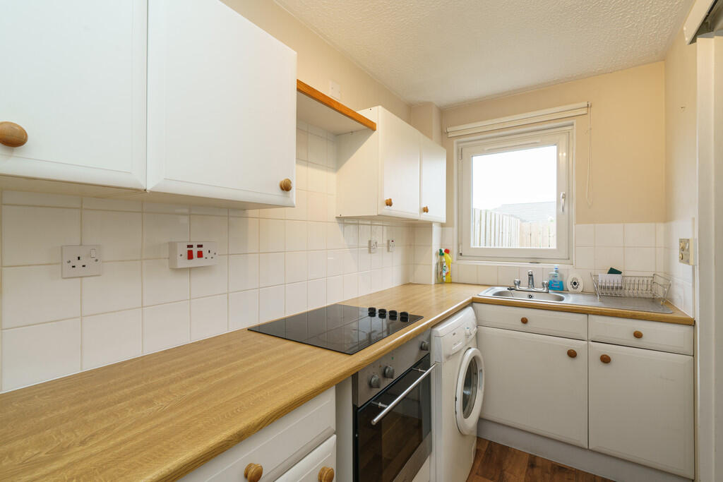 4. Kitchen 