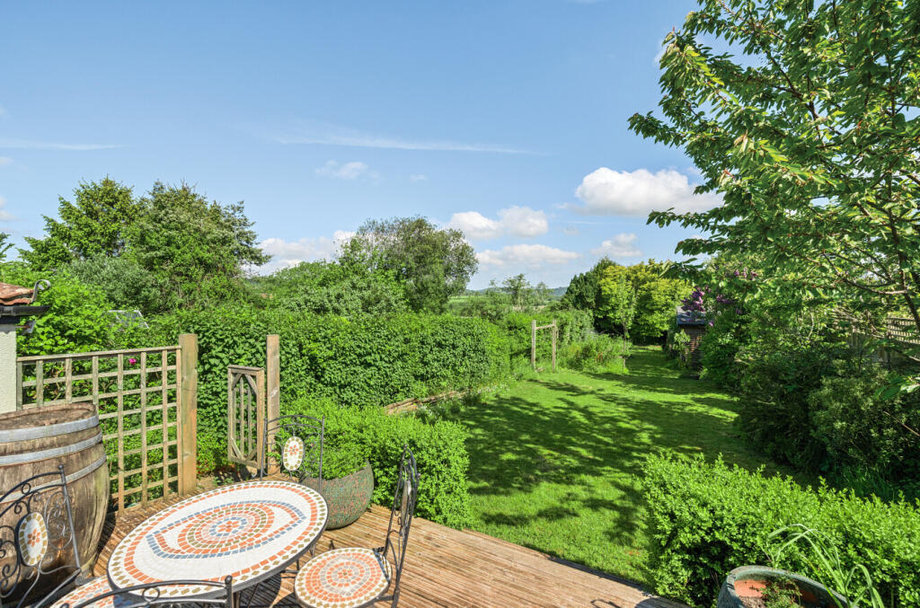 2-68238108efc22-1...