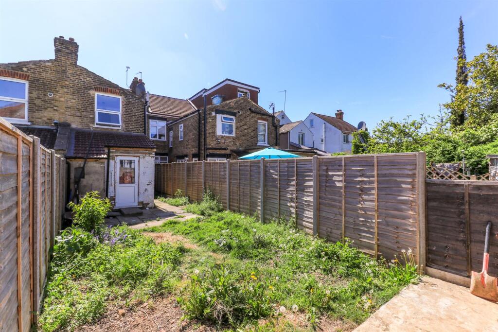 51 Holly Road-7.jpg