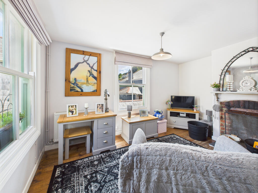 CAM05627G0-PR0008-STILL020