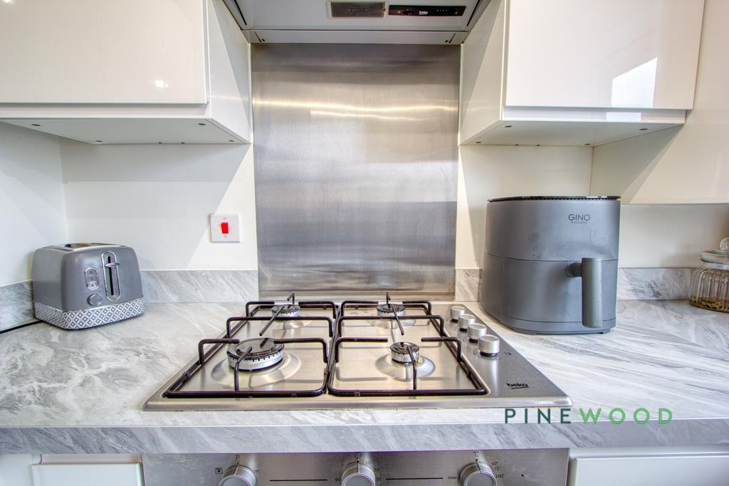 KITCHEN / DINER
