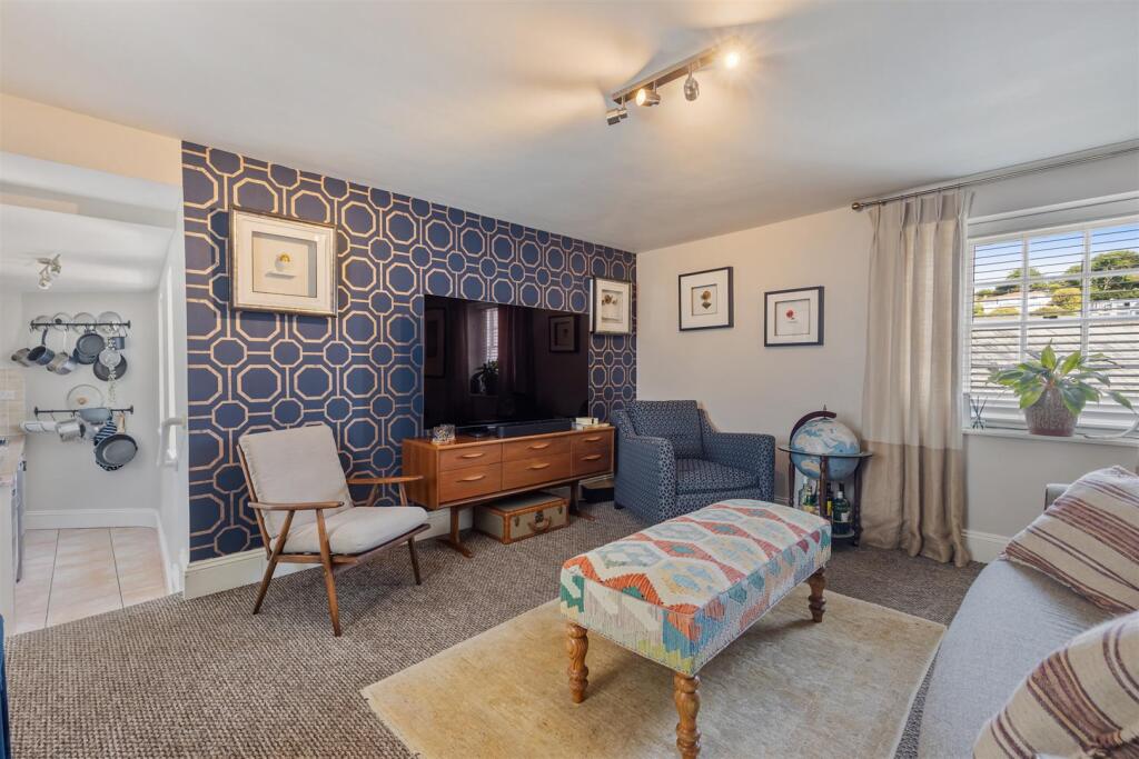 A06 - 12 Trinity Mews, Torquay - 250523.jpg