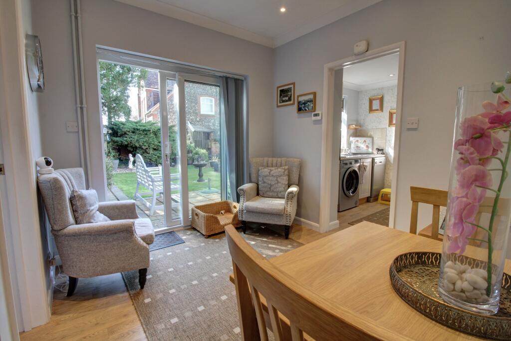 Annexe breakfast room