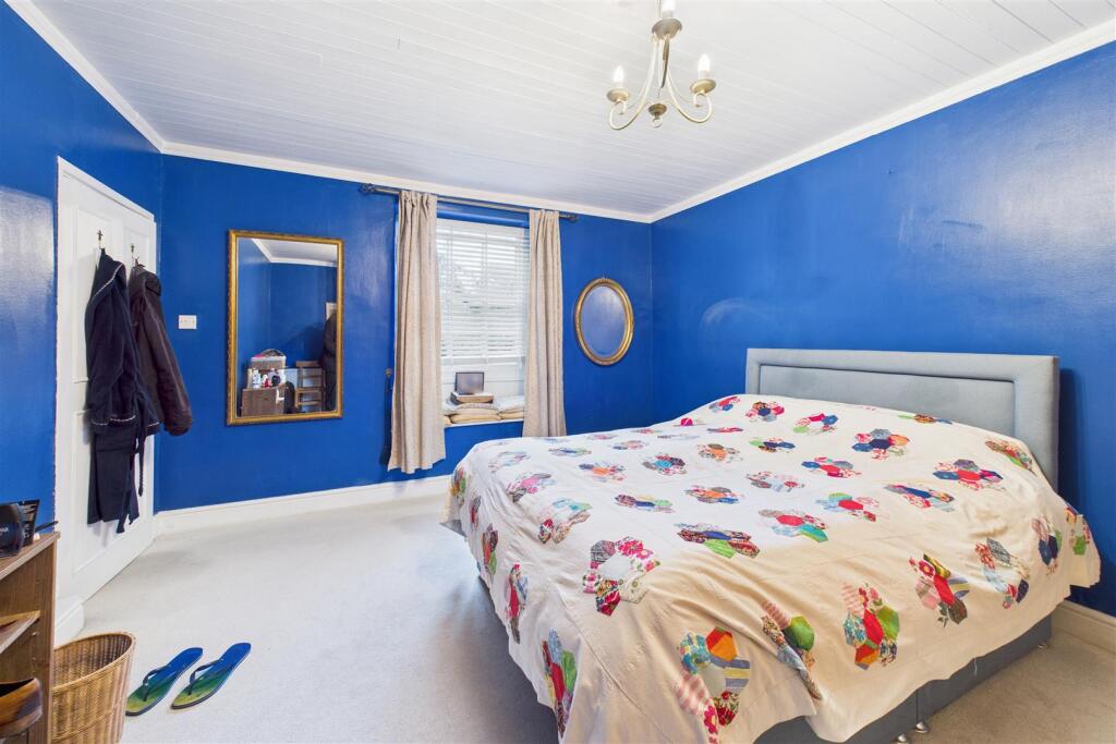 Garden Flat, 63 Newbridge Hill, Newbridge, Bath BA