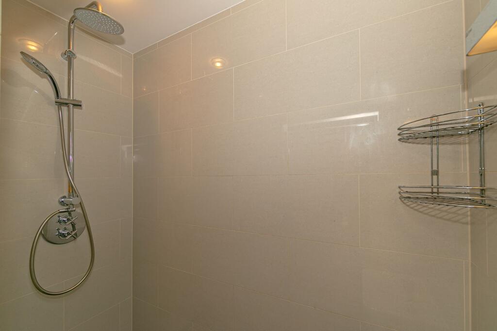 Bedroom 1 Ensuite