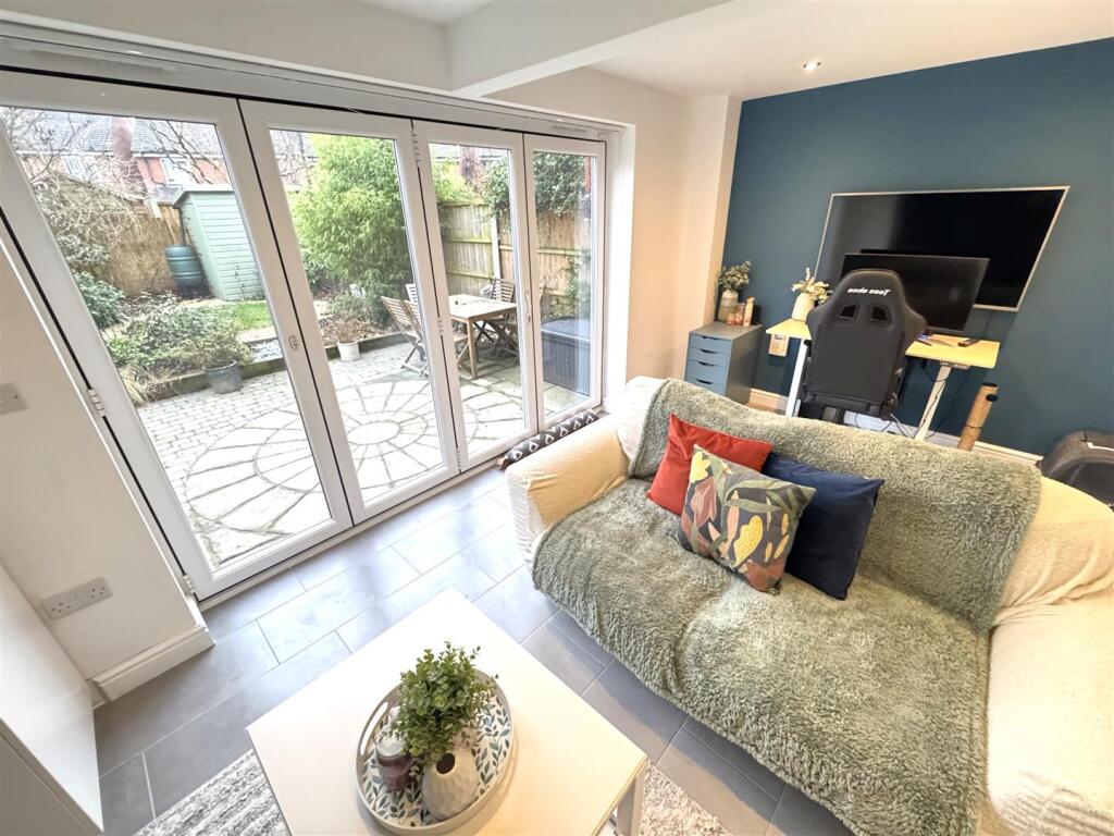GROUND FLOOR BEDROOM THREE/STUDY/PLAYROOM