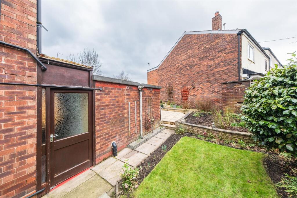 61 Blackcroft Avenue-027.jpg