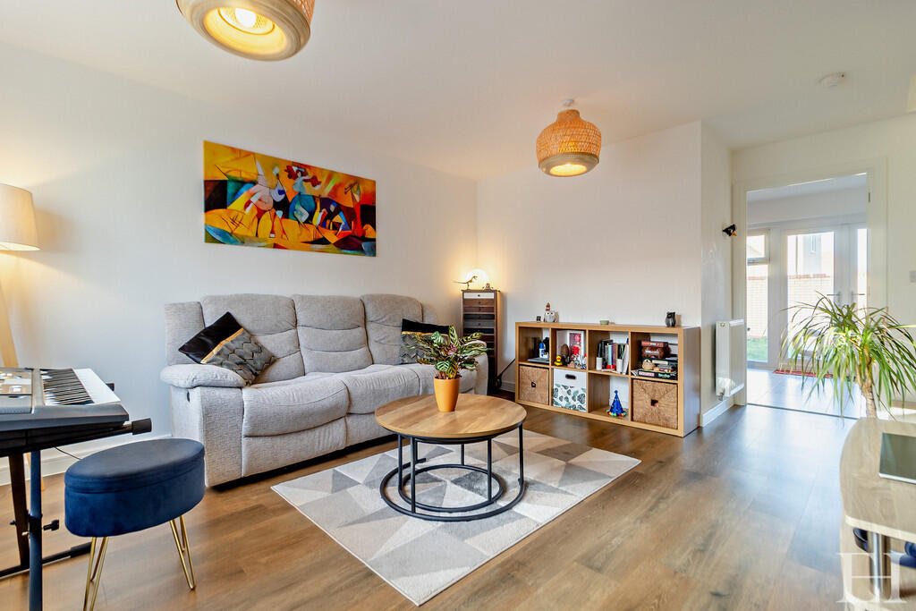 8633781-interior1...