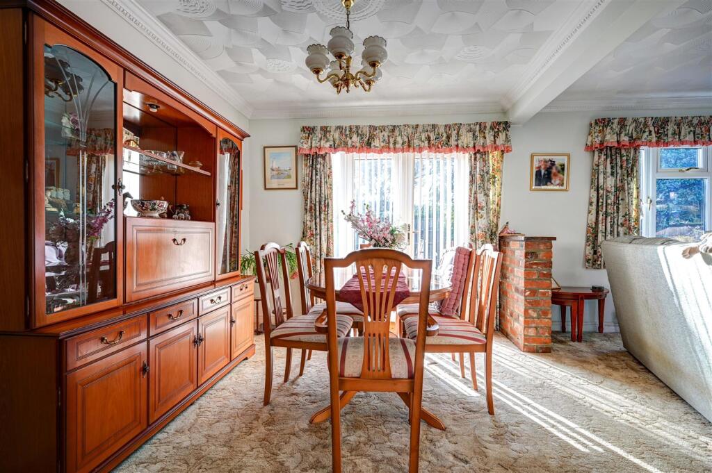Dining Area.jpg