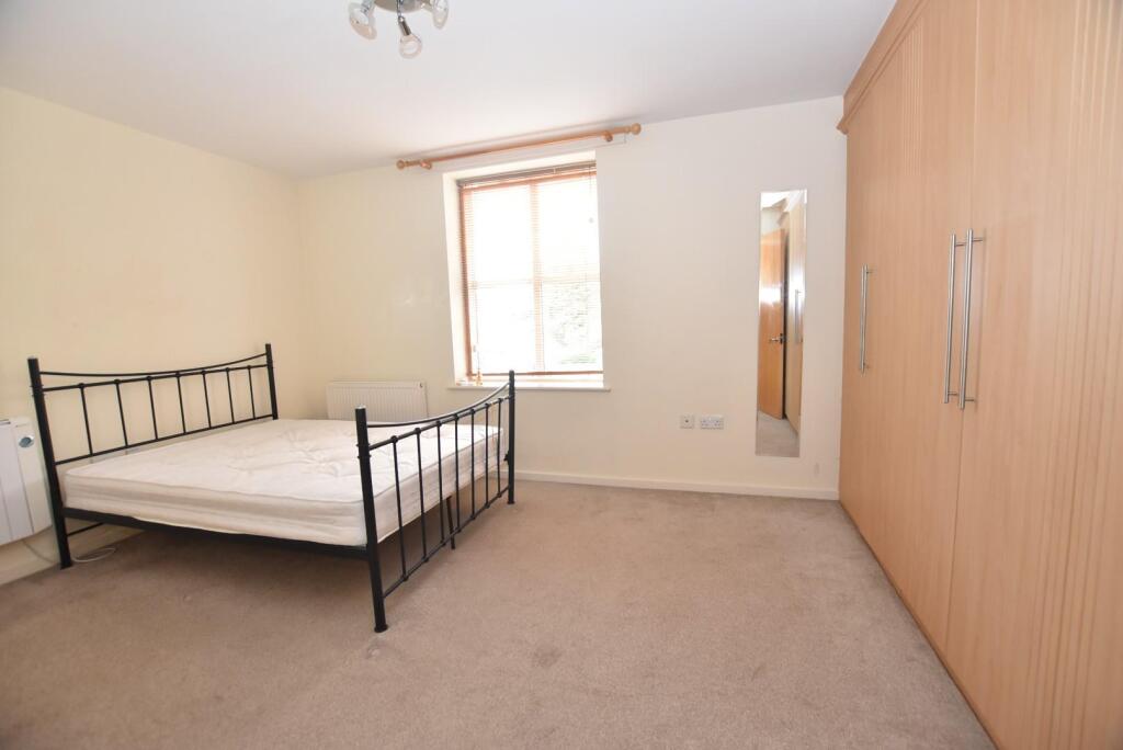 bed 1.jpg