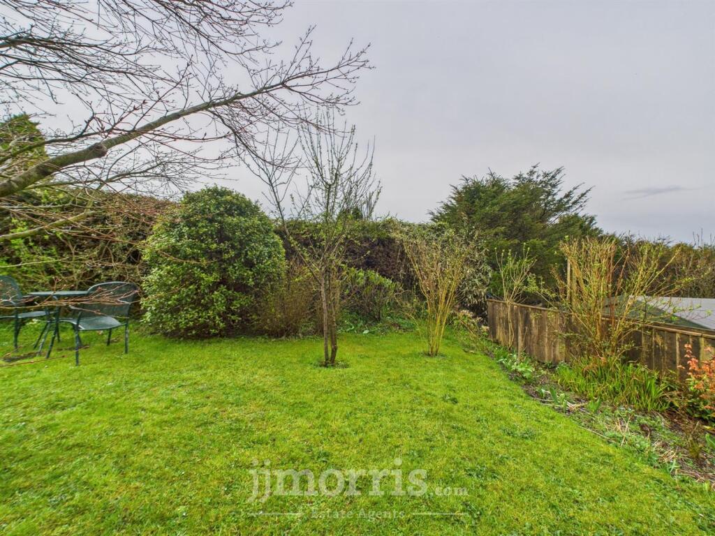 CAM02122G0-PR0276-STILL037.jpg