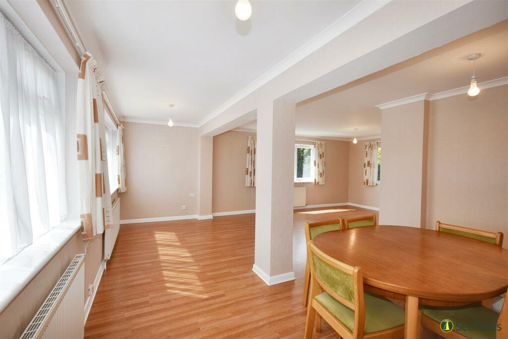 Sitting/Dining Room