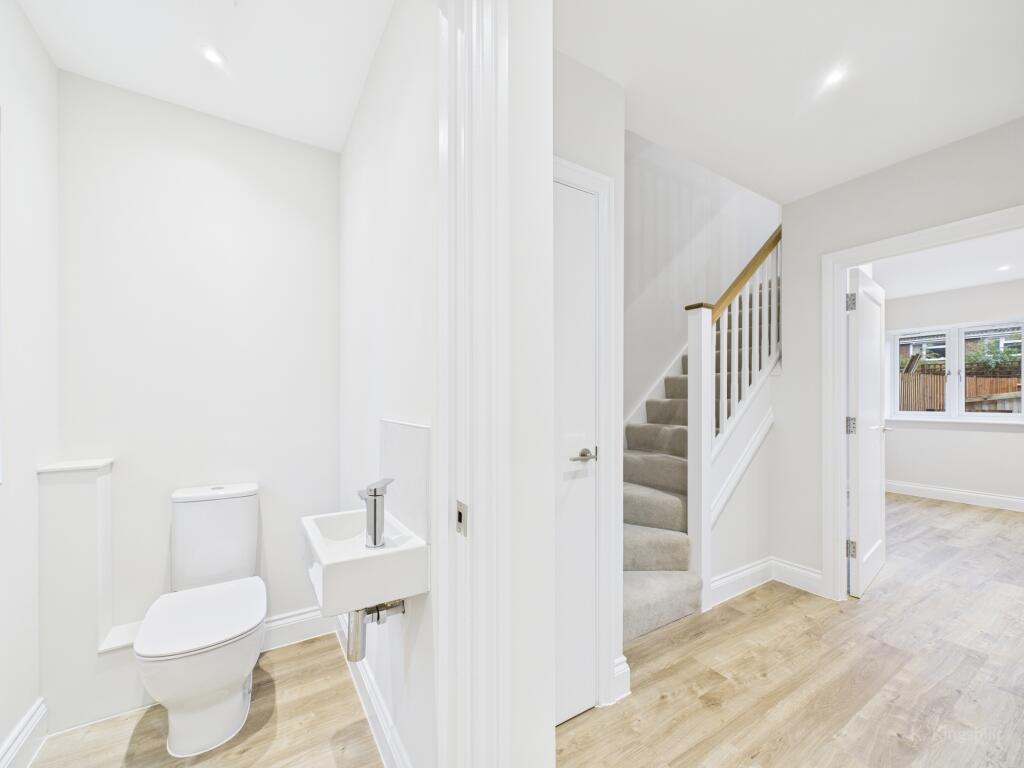 CAM02136G0-PR0499-STILL001