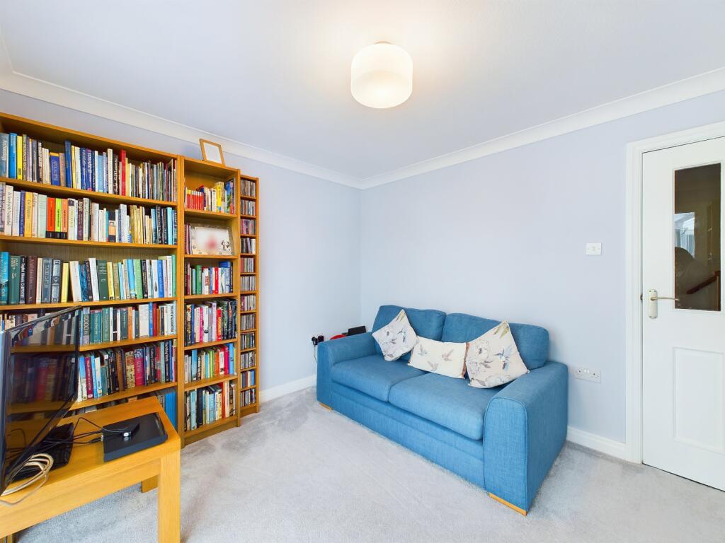 CAM03162G0-PR0165-STILL015