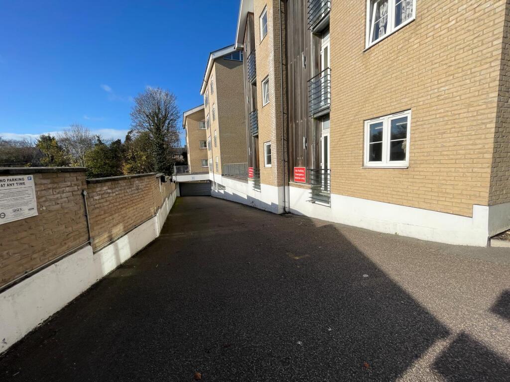 WhatsApp Image 2025-11-17 At 14.02.25 19226b39 T202511171415.jpg