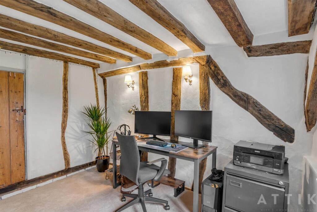 Old thatched cottage Manse Lane Crstfield IP19 0DJ