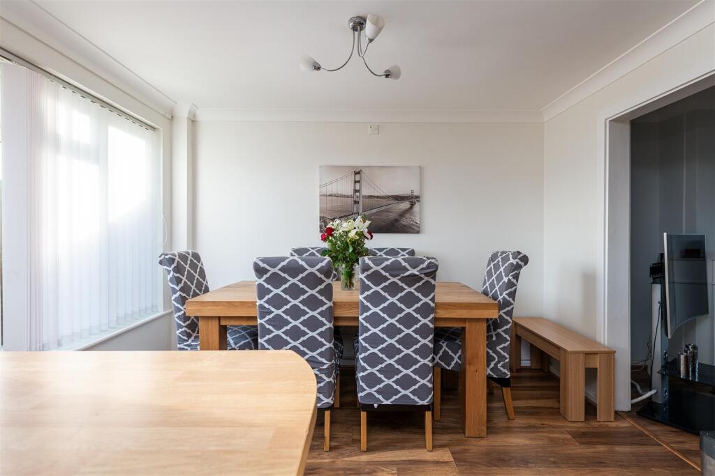 48 Sandown Road dining room.jpg