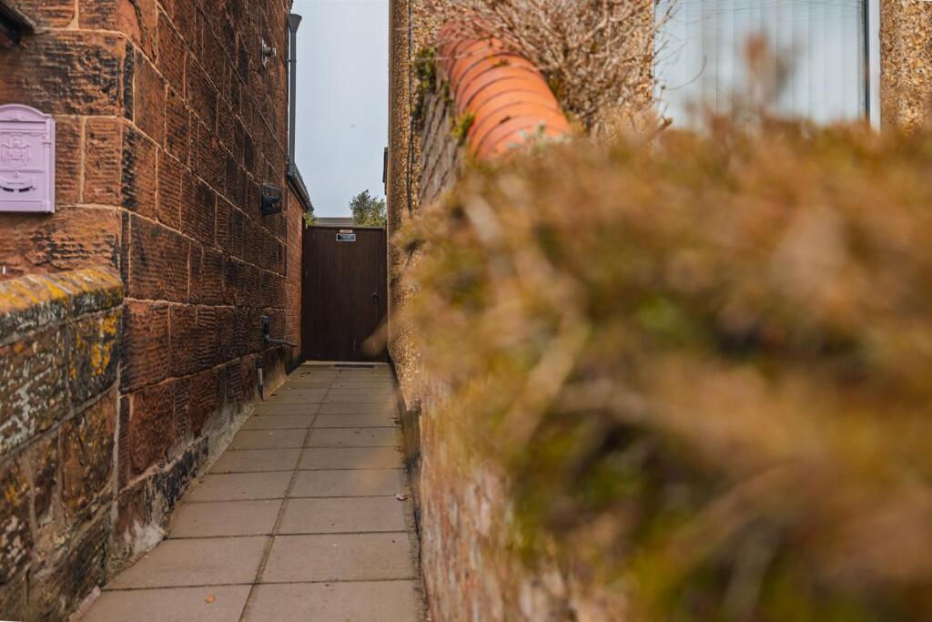 41 Burton Road-10.jpg