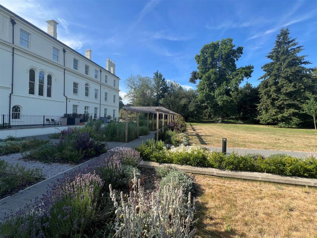 Manor House Garden 4.jpg