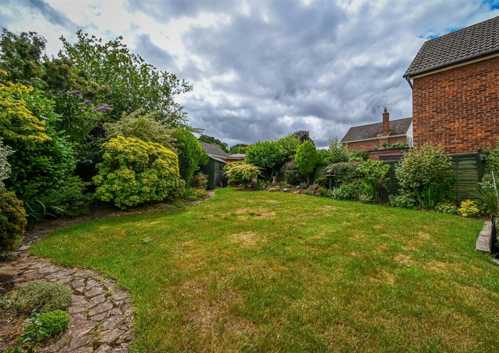 12 Rosemount Gardens-24.jpg