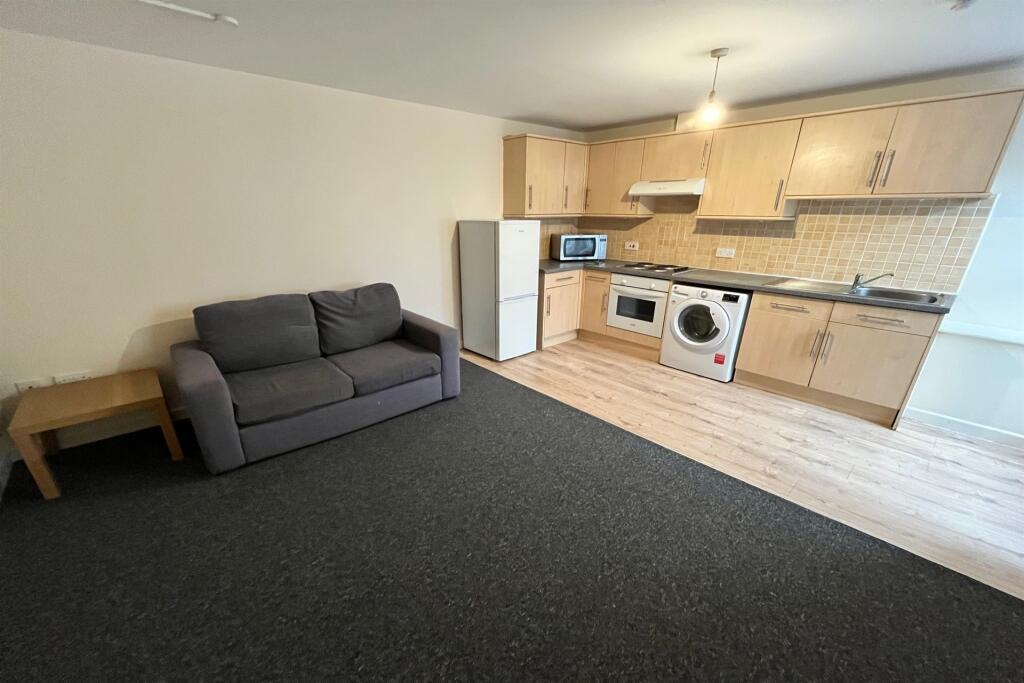 Kitchen/Lounge  (Mai