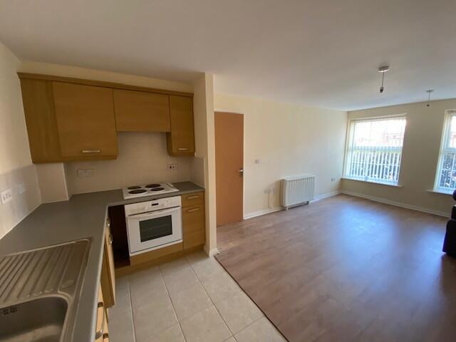 KITCHEN VIEW TO LOUNGE T202504071330.jpg