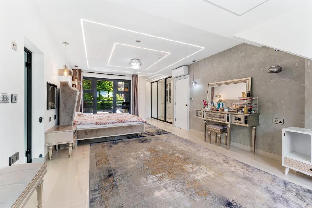 10 LAWTON AVENUE-55.jpg