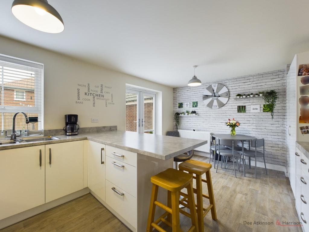 Kitchen/Dining Area