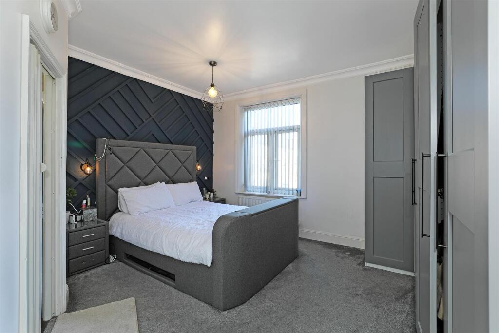 19 Savile Park.25.Photoneg.co.uk.jpg