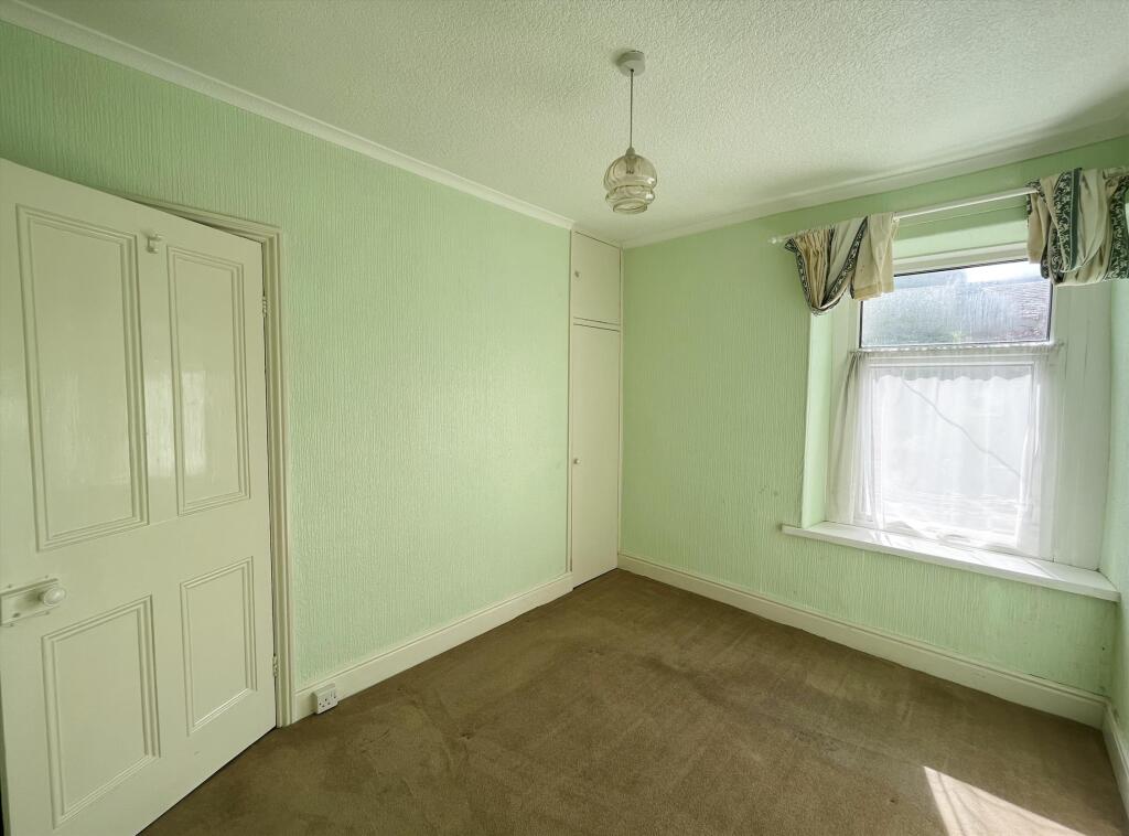 Rear bedroom