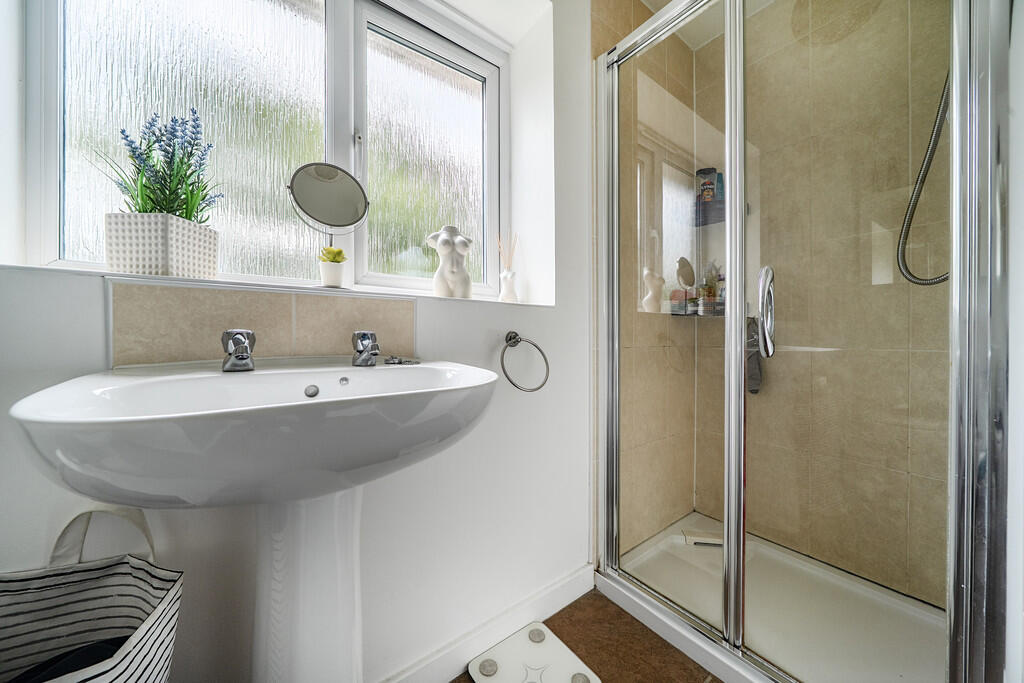 1353612-10-68c166...